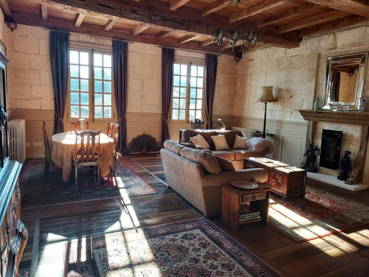 Chateau Des Senechaux, Bourdeilles Bagian luar foto