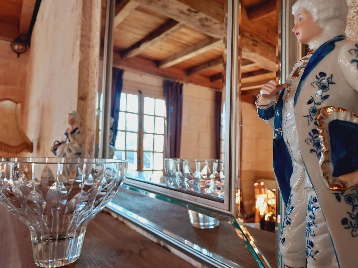 Chateau Des Senechaux, Bourdeilles Bagian luar foto