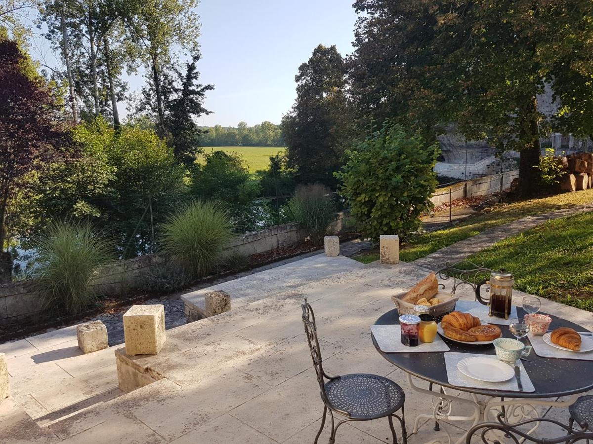Chateau Des Senechaux, Bourdeilles Bagian luar foto