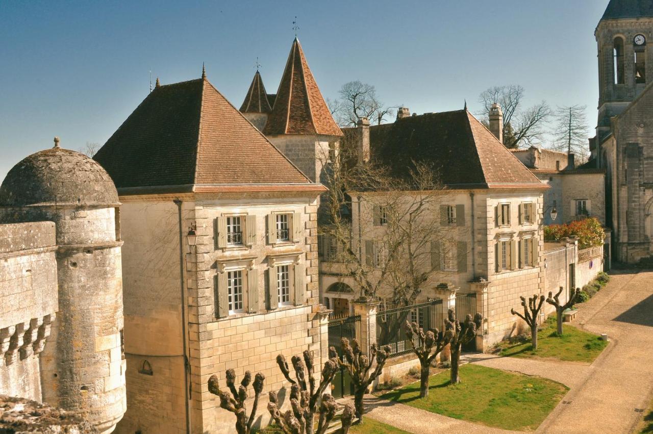 Chateau Des Senechaux, Bourdeilles Bagian luar foto