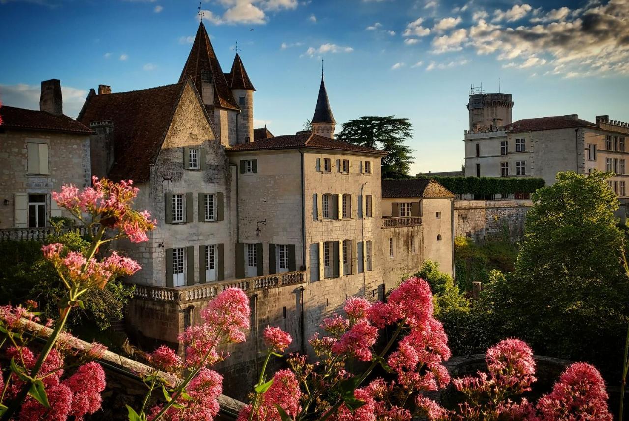 Chateau Des Senechaux, Bourdeilles Bagian luar foto