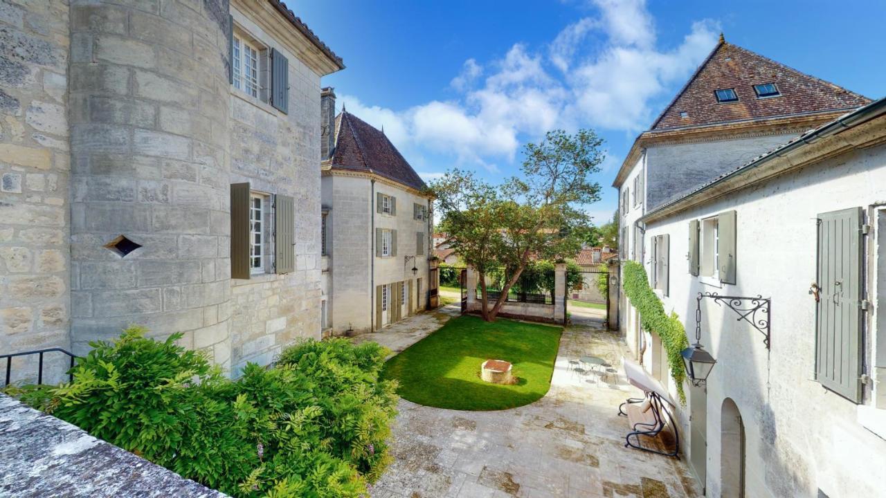 Chateau Des Senechaux, Bourdeilles Bagian luar foto