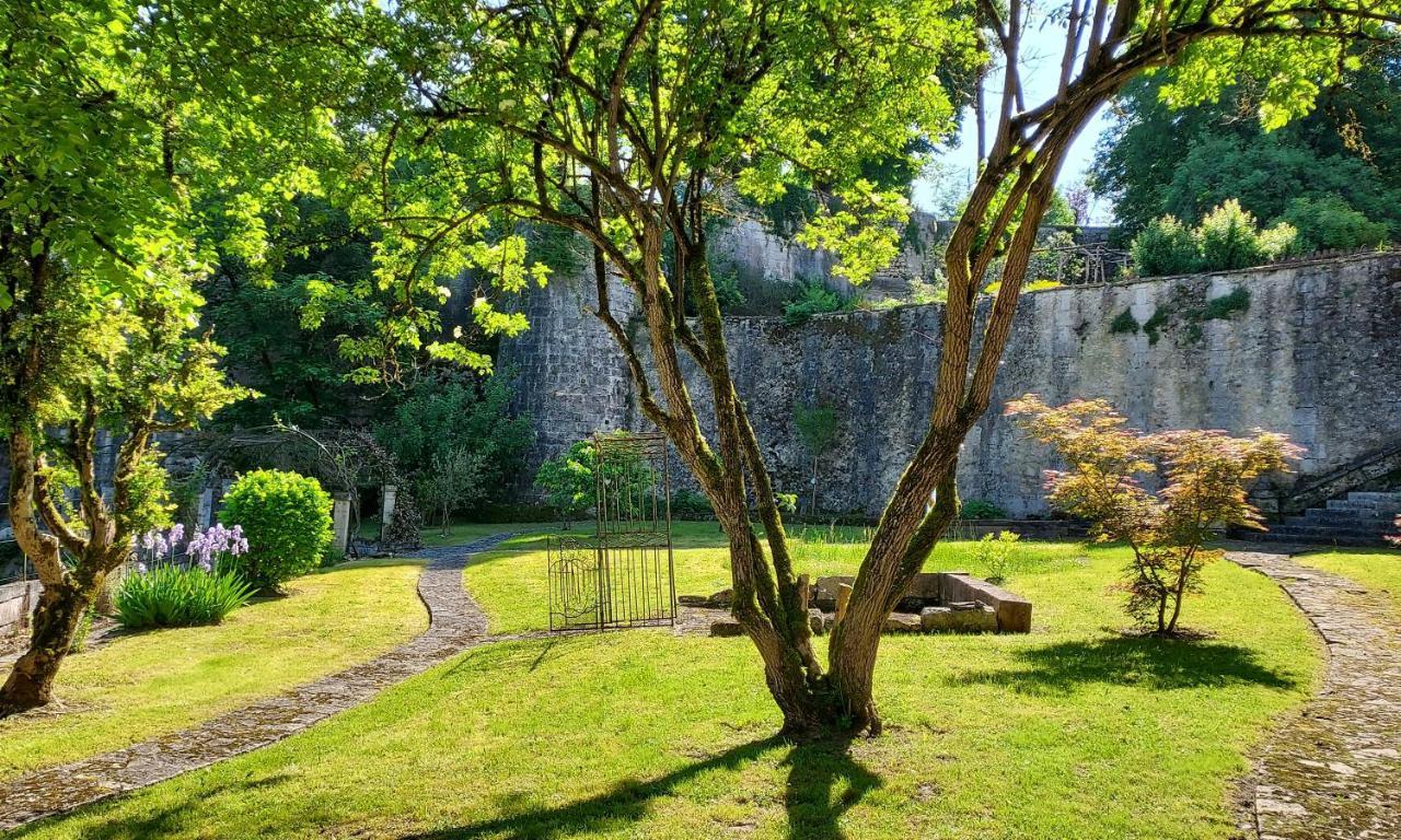 Chateau Des Senechaux, Bourdeilles Bagian luar foto