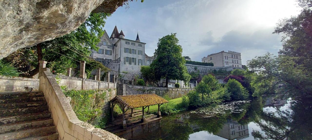 Chateau Des Senechaux, Bourdeilles Bagian luar foto