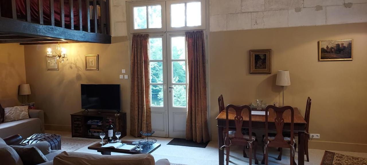Chateau Des Senechaux, Bourdeilles Bagian luar foto
