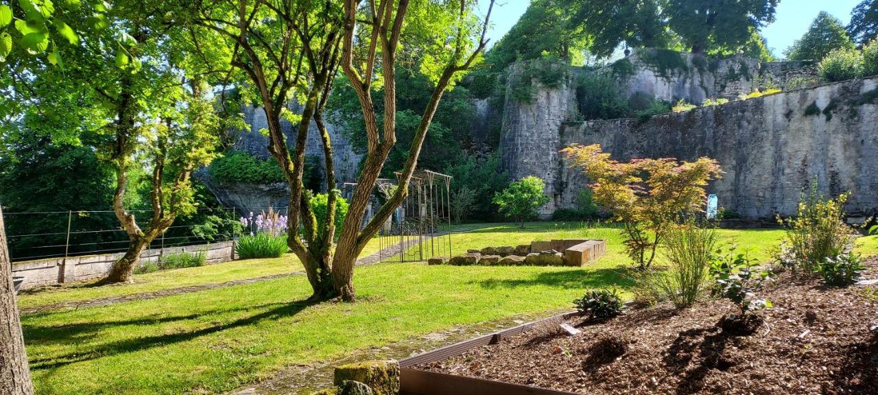 Chateau Des Senechaux, Bourdeilles Bagian luar foto